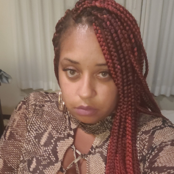 Meet your Posher, Crystal - Picture 2 of 4